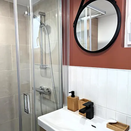 Vakantiehuis Cozy House - 15 Min Disneyland - 2 Parkings - Fibre Nanteuil-lès-Meaux